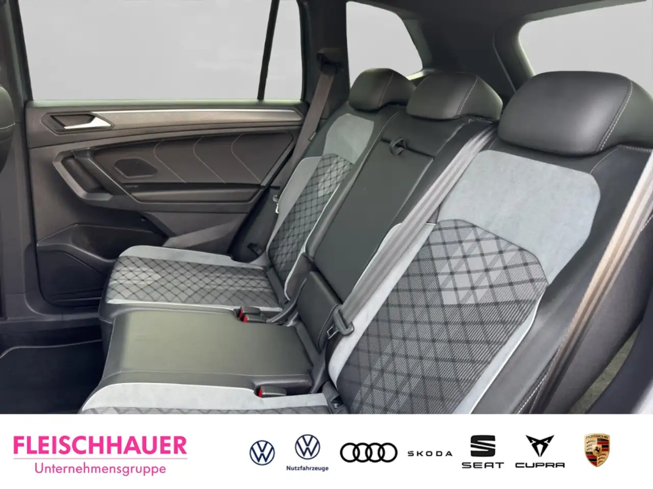 Volkswagen Tiguan Allspace 2,0 TDI R-Line 4Motion AHK+AreaView+CarPlay+Matrix 11