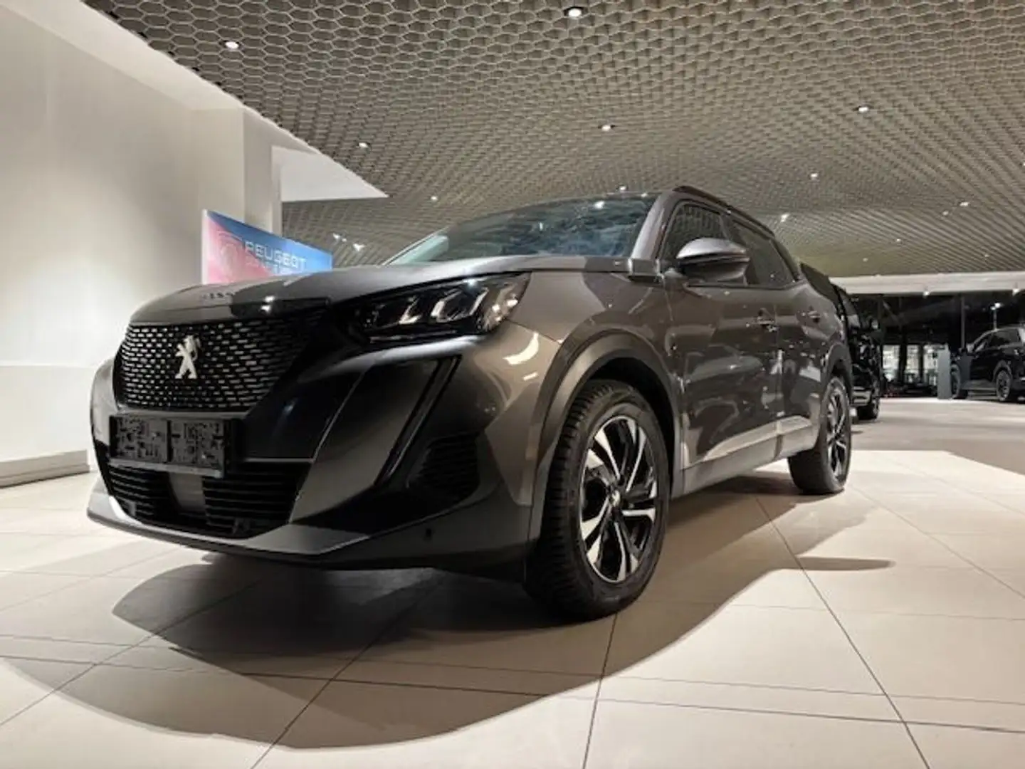 Peugeot 2008 1.2 PT130 Allure *Kamera*PGD*NAVI*Allwetter Grau - 2