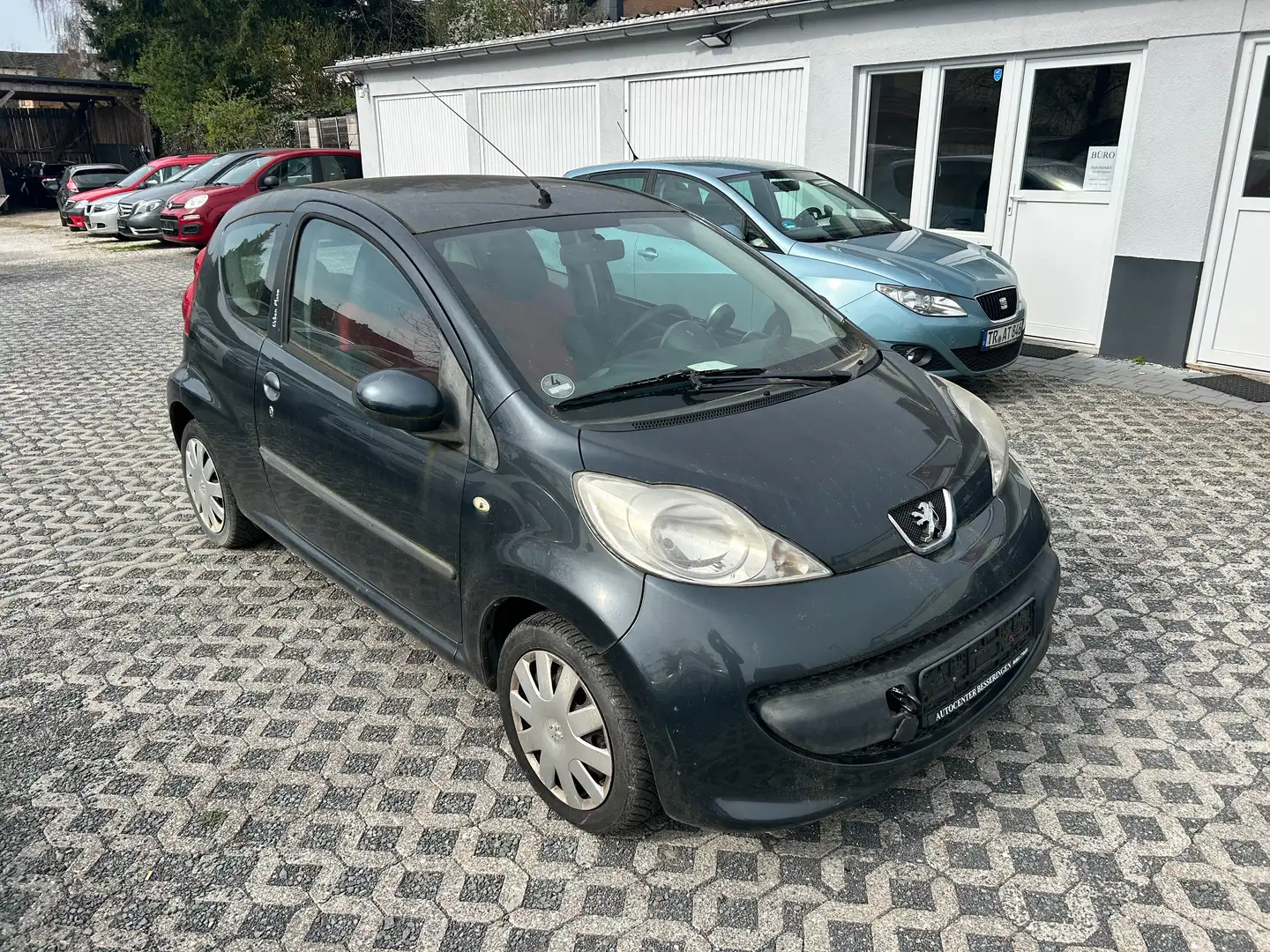 Peugeot 107 Urban Move Schwarz - 1