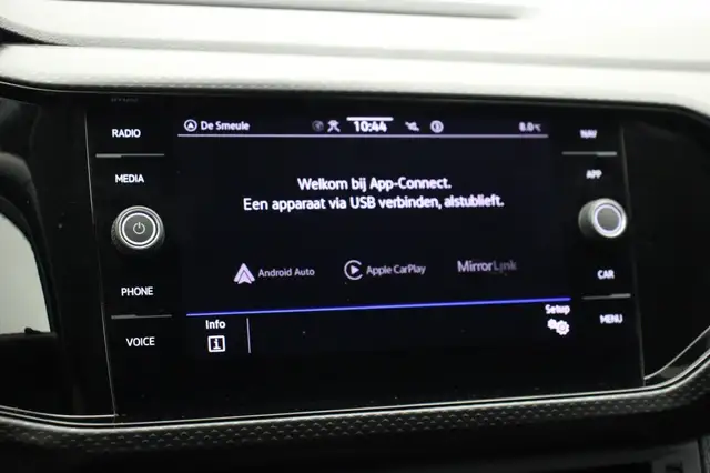 Volkswagen T-Cross view 6