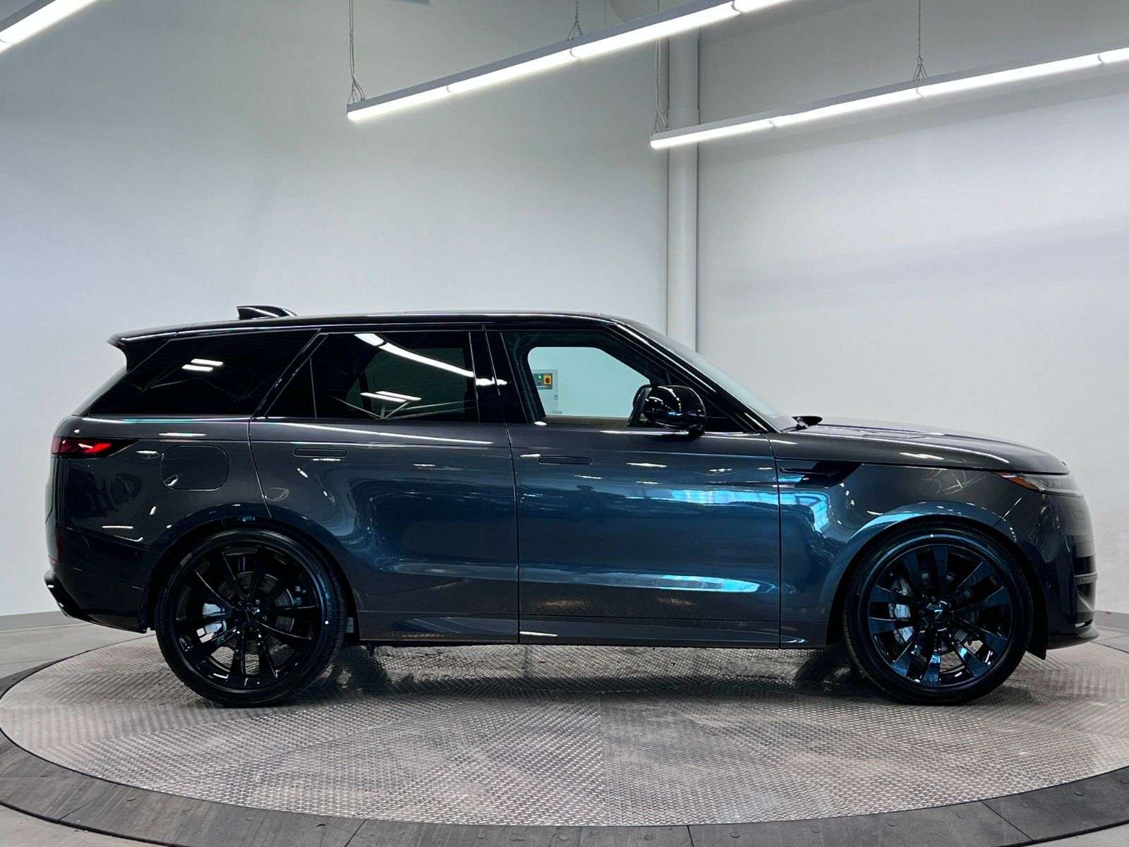 2026 Land Rover Range Rover Sport Dynamic HSE thumb 7