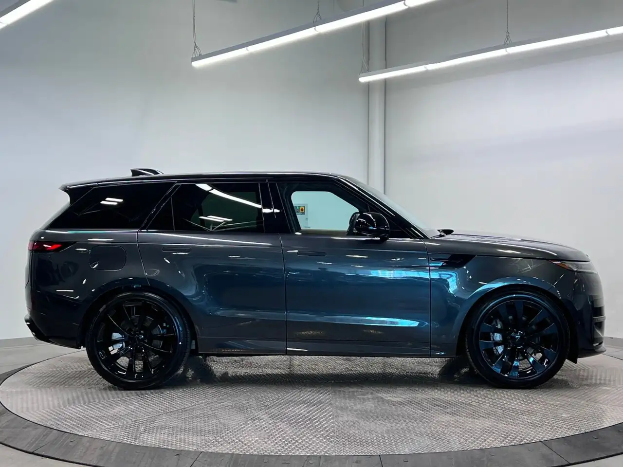 Land Rover Range Rover Sport снимка Land Rover Range Rover Sport