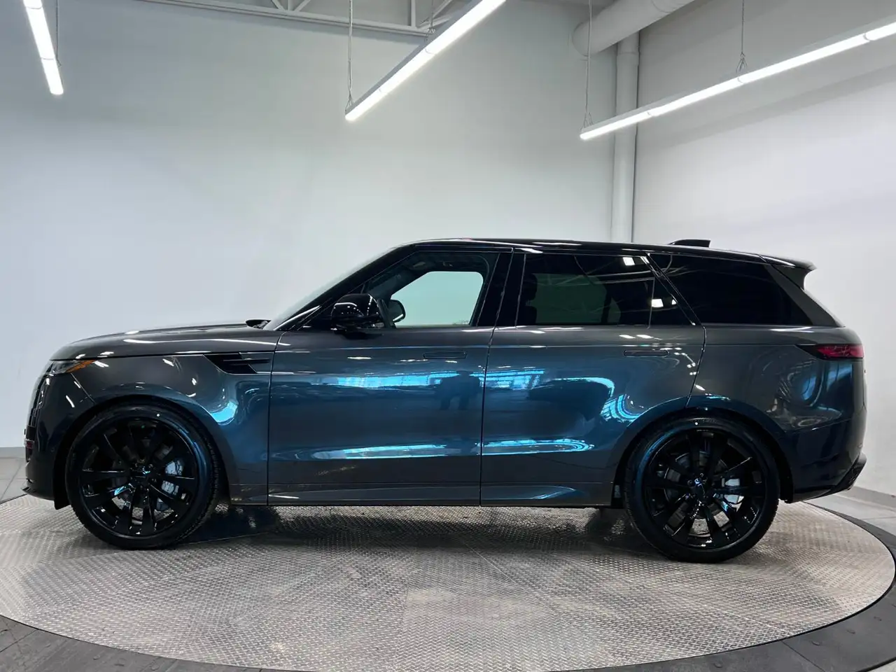 Land Rover Range Rover Sport снимка Land Rover Range Rover Sport