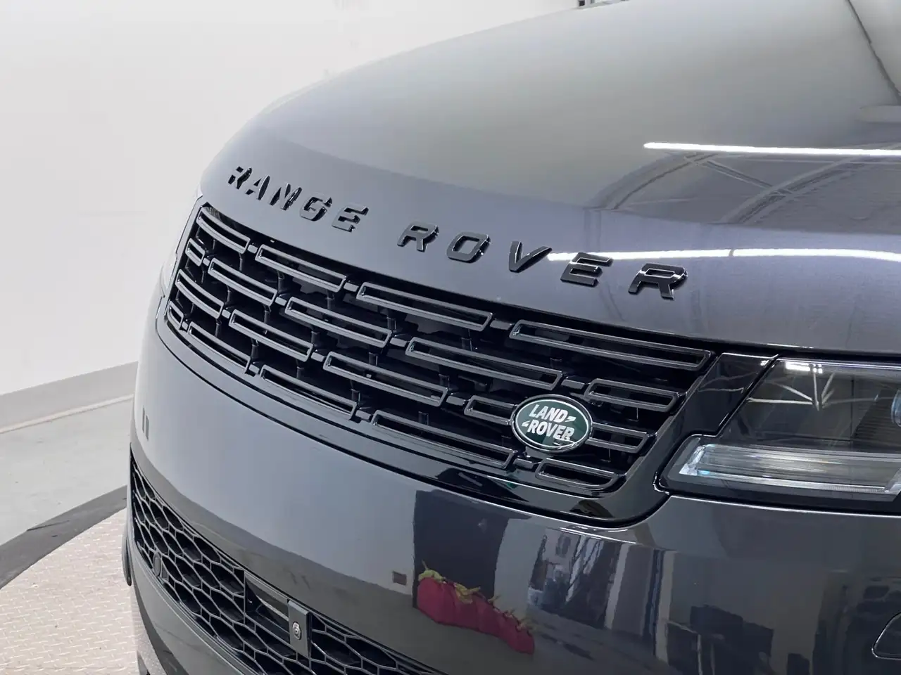 Land Rover Range Rover Sport снимка Land Rover Range Rover Sport
