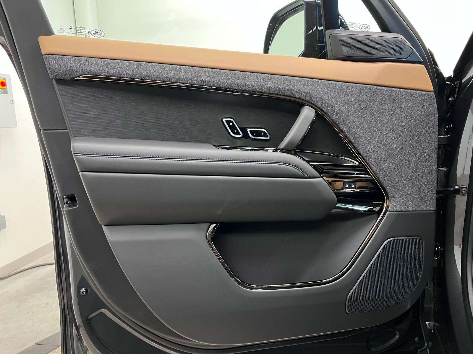 2026 Land Rover Range Rover Sport Dynamic HSE thumb 23