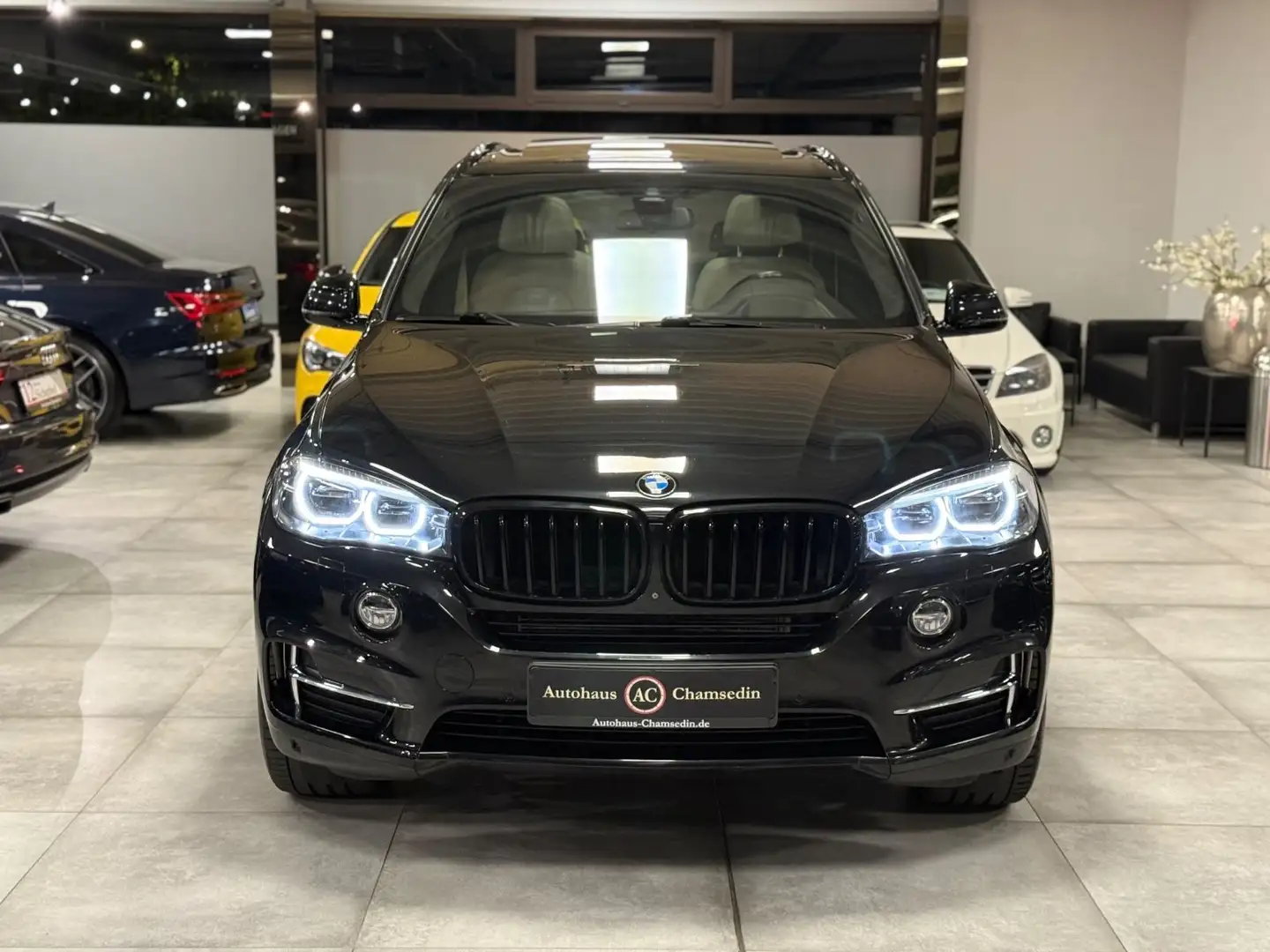 BMW X5 xDrive 40 d Zwart - 1