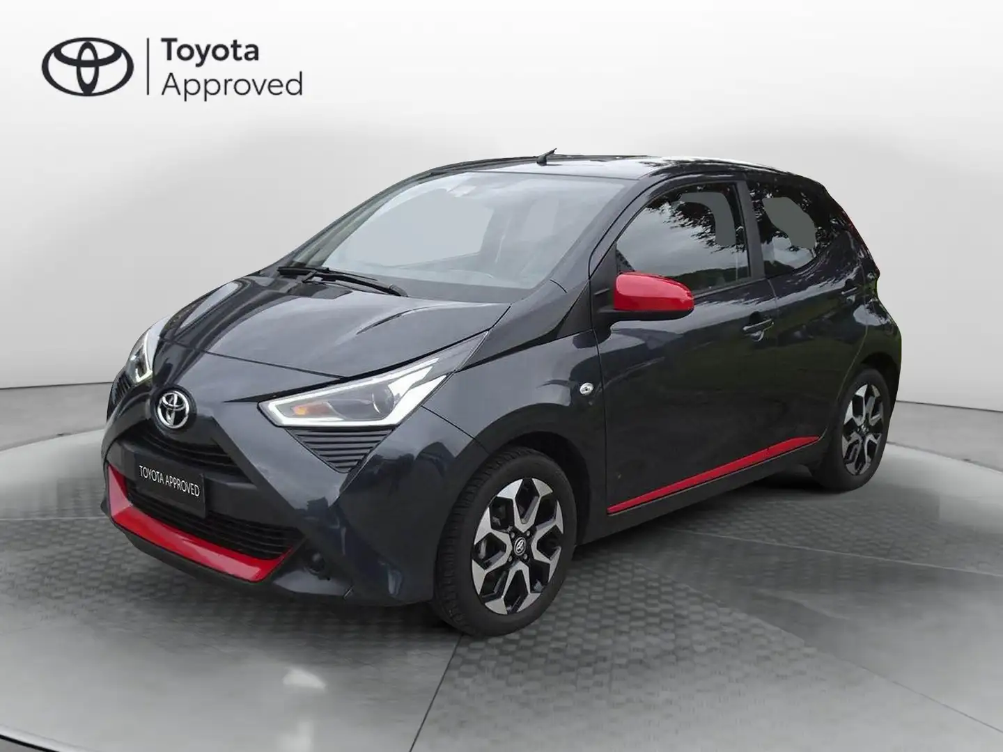 Toyota Aygo Aygo Connect 1.0 VVT-i 72 CV 5 porte x-fun Grijs - 1