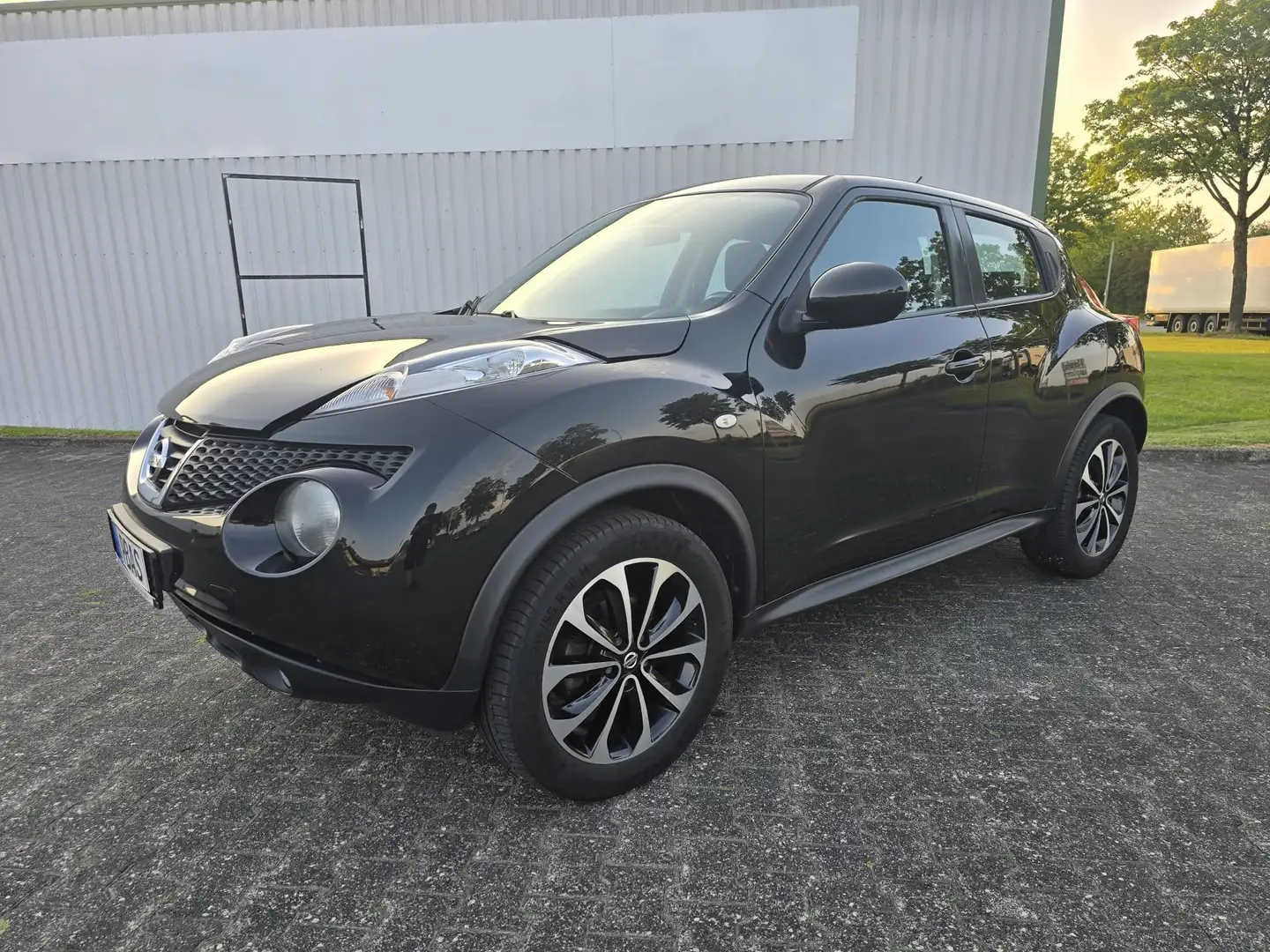 Nissan Juke Acenta Schwarz - 1