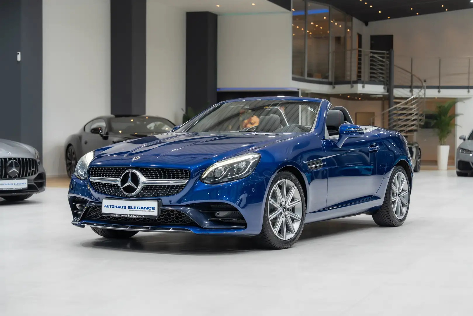 Mercedes-Benz SLC 300 *AMG-LINE*SPORT-AUSPUFF*H/K*PANO*NAPPA* Albastru - 1