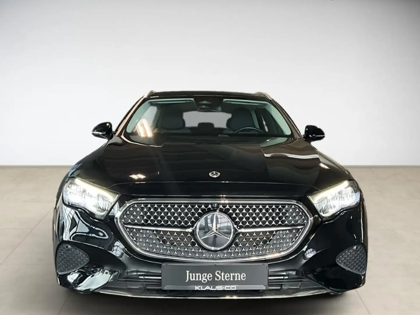 Mercedes-Benz E 220 d T Avantgarde SpurW PDC SHZ LED SpurH Schwarz - 2