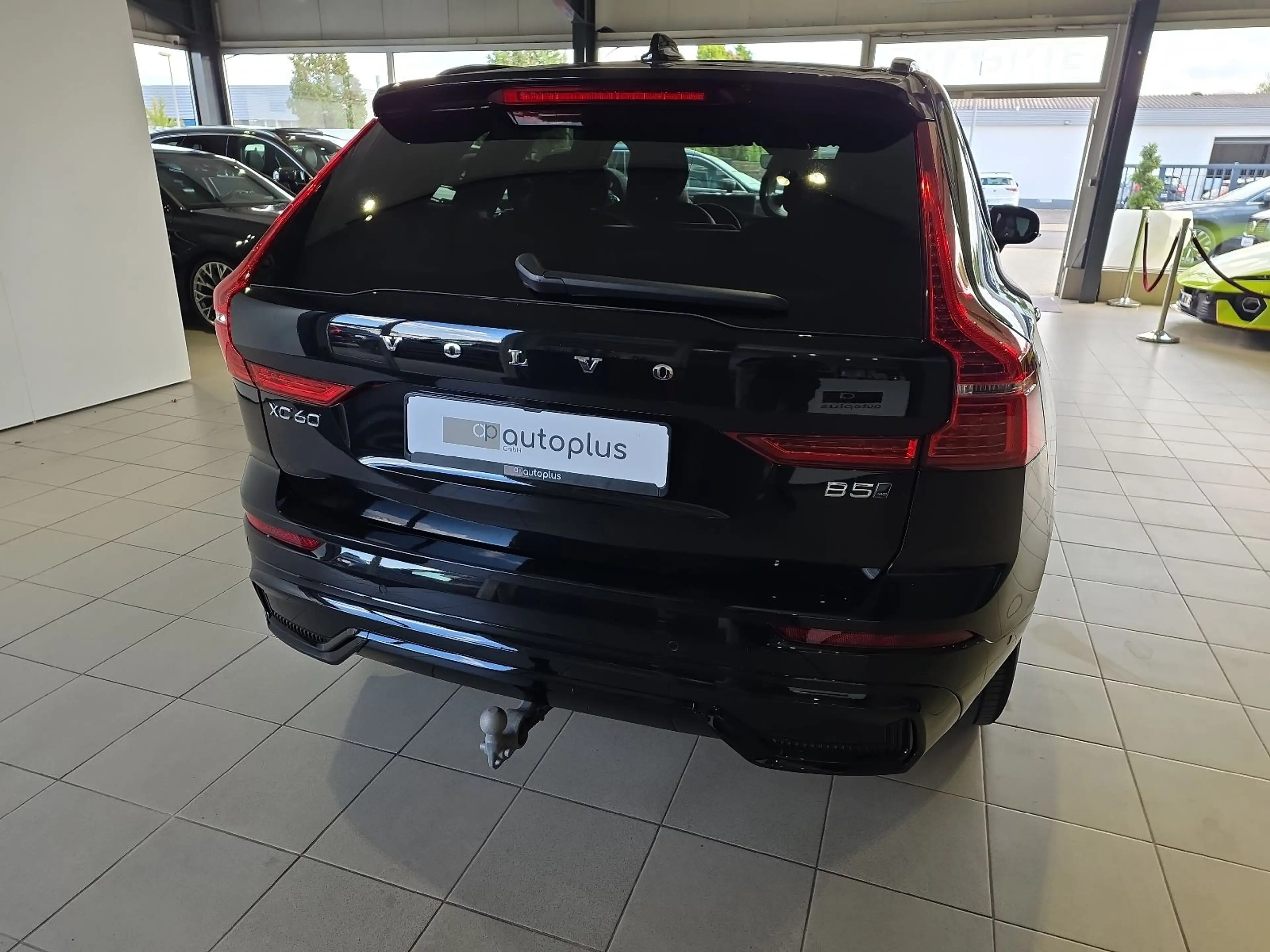 Volvo XC60 B5 Ultra Dark AWD ACC BLIS AHK FourC 360° — photo 7
