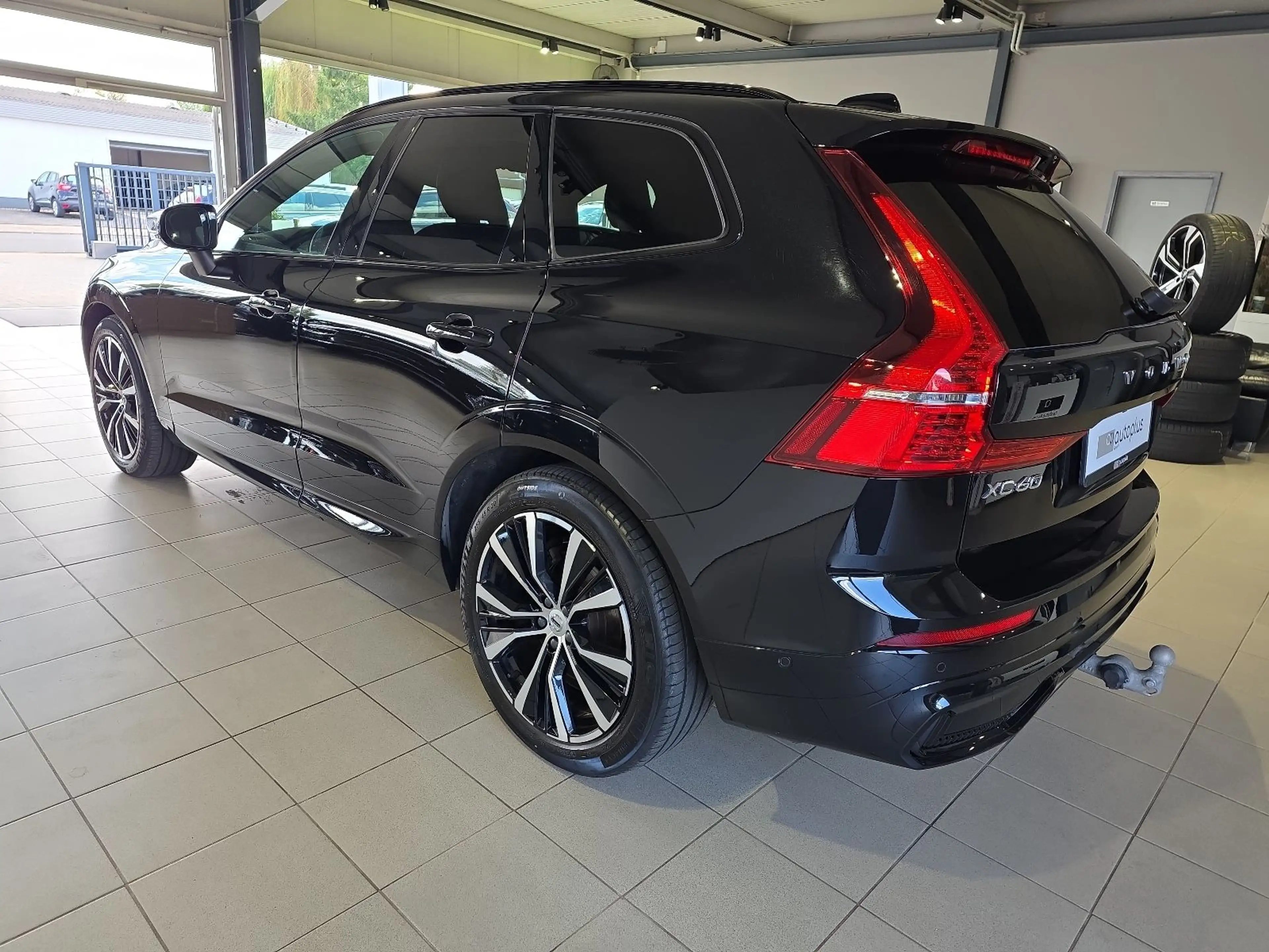 Volvo XC60 B5 Ultra Dark AWD ACC BLIS AHK FourC 360° — photo 10