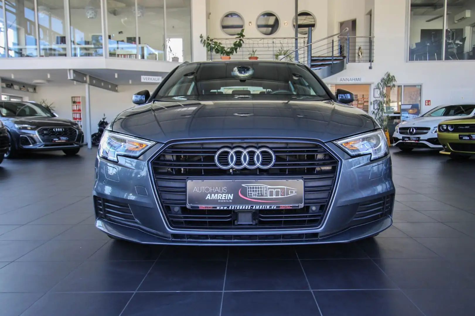 Audi A3 Sportback 30 TFSI S tronic/Navi/Klima/PDC/SHZ Grau - 2