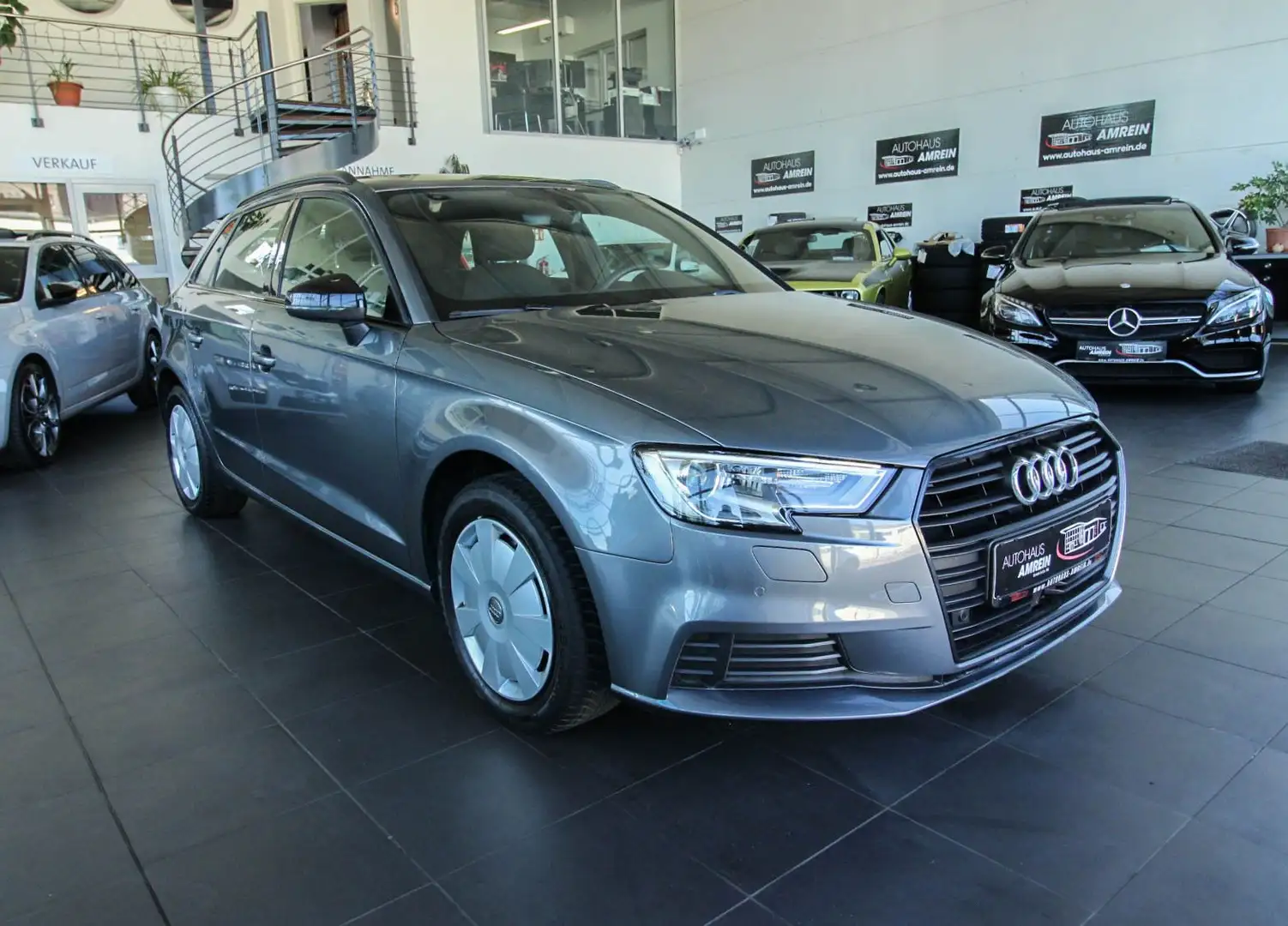 Audi A3 Sportback 30 TFSI S tronic/Navi/Klima/PDC/SHZ Grau - 1