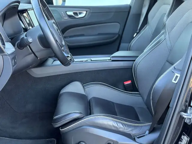 Volvo XC60 view 8