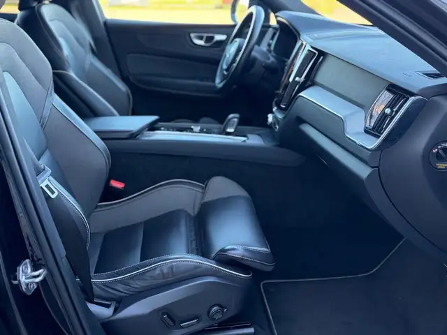 Volvo XC60 view 14