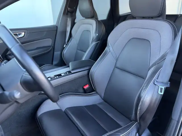 Volvo XC60 view 9