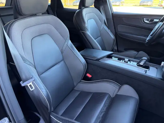 Volvo XC60 view 13