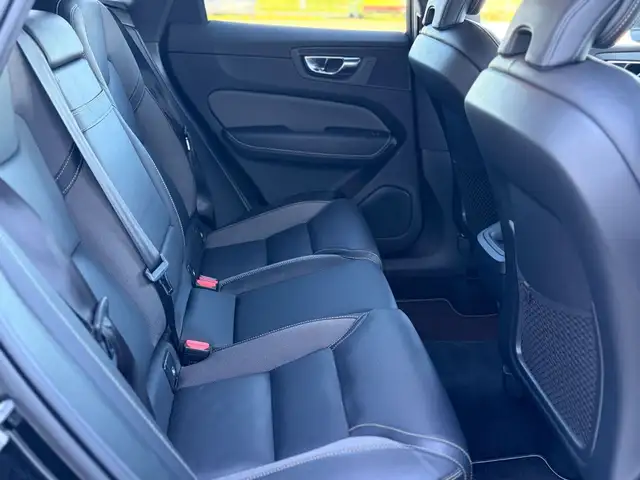 Volvo XC60 view 15