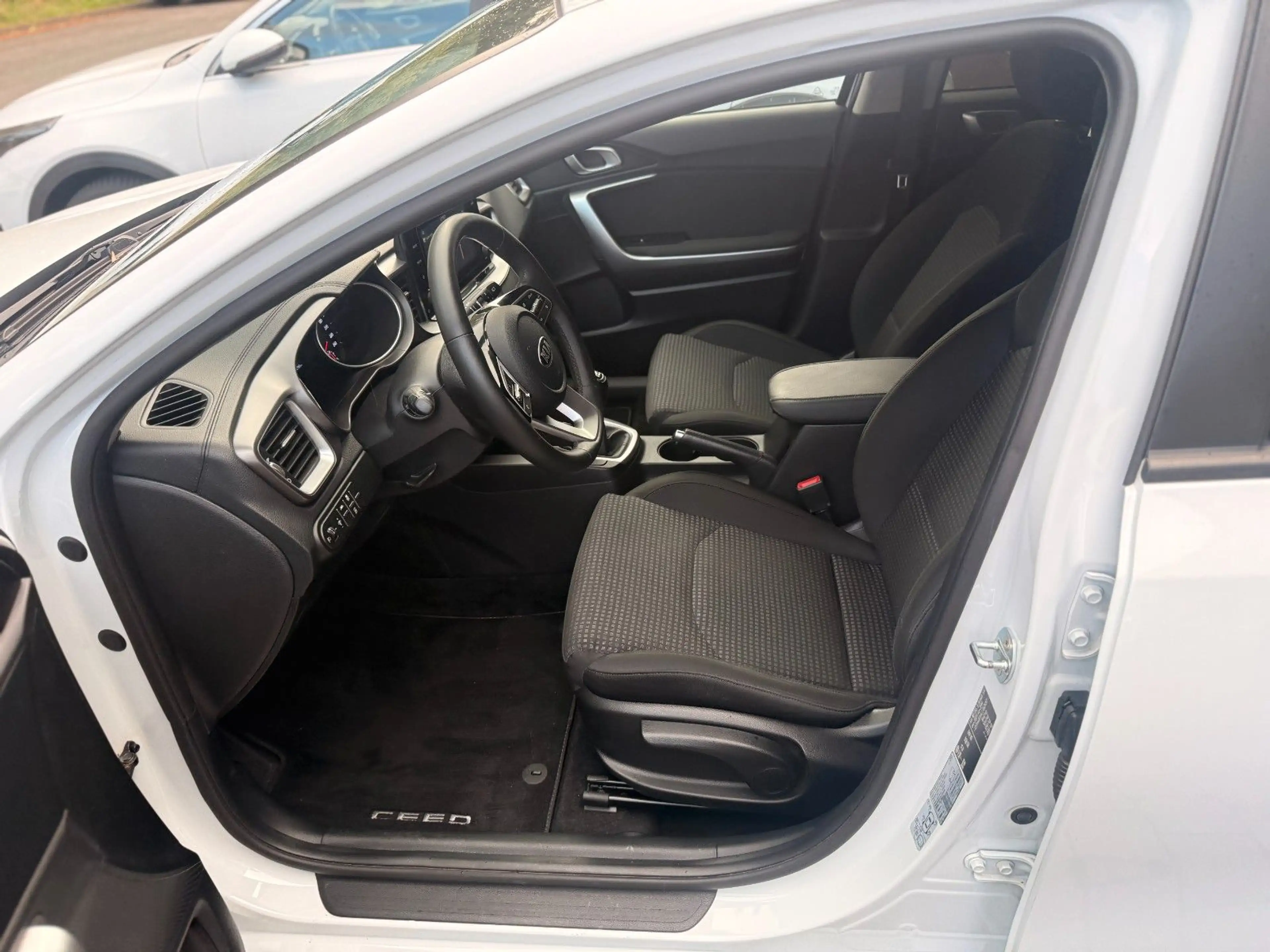Kia Ceed SW / cee'd SW — photo 12