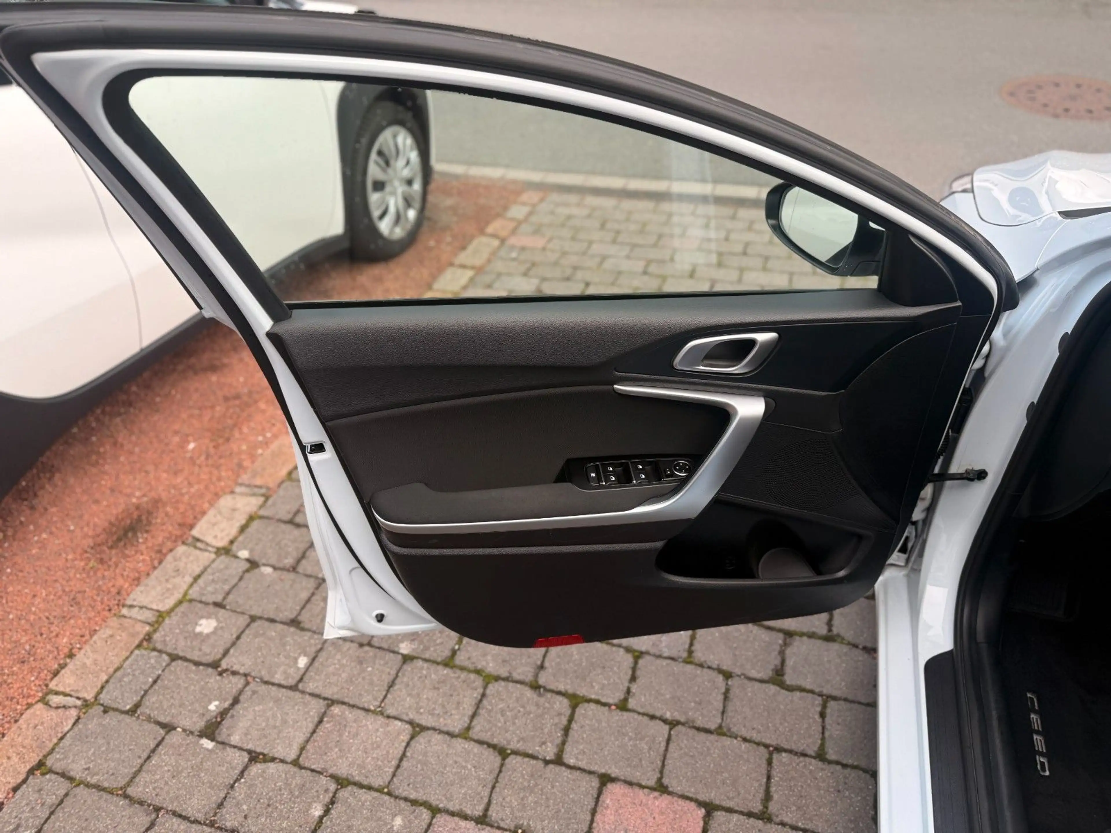 Kia Ceed SW / cee'd SW — photo 9
