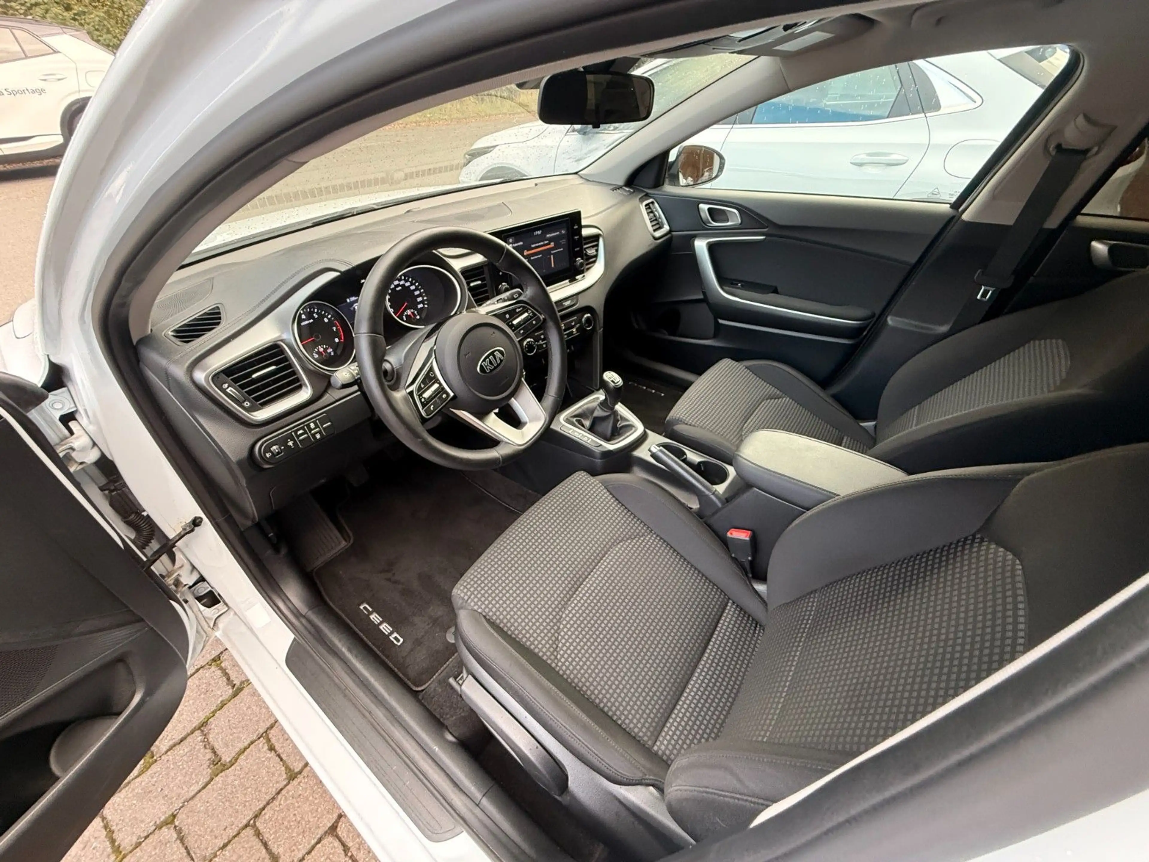 Kia Ceed SW / cee'd SW — photo 11