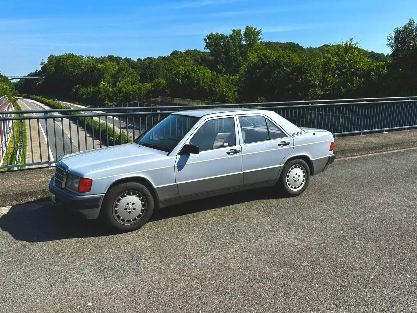 Mercedes-Benz 180 Grau - 2