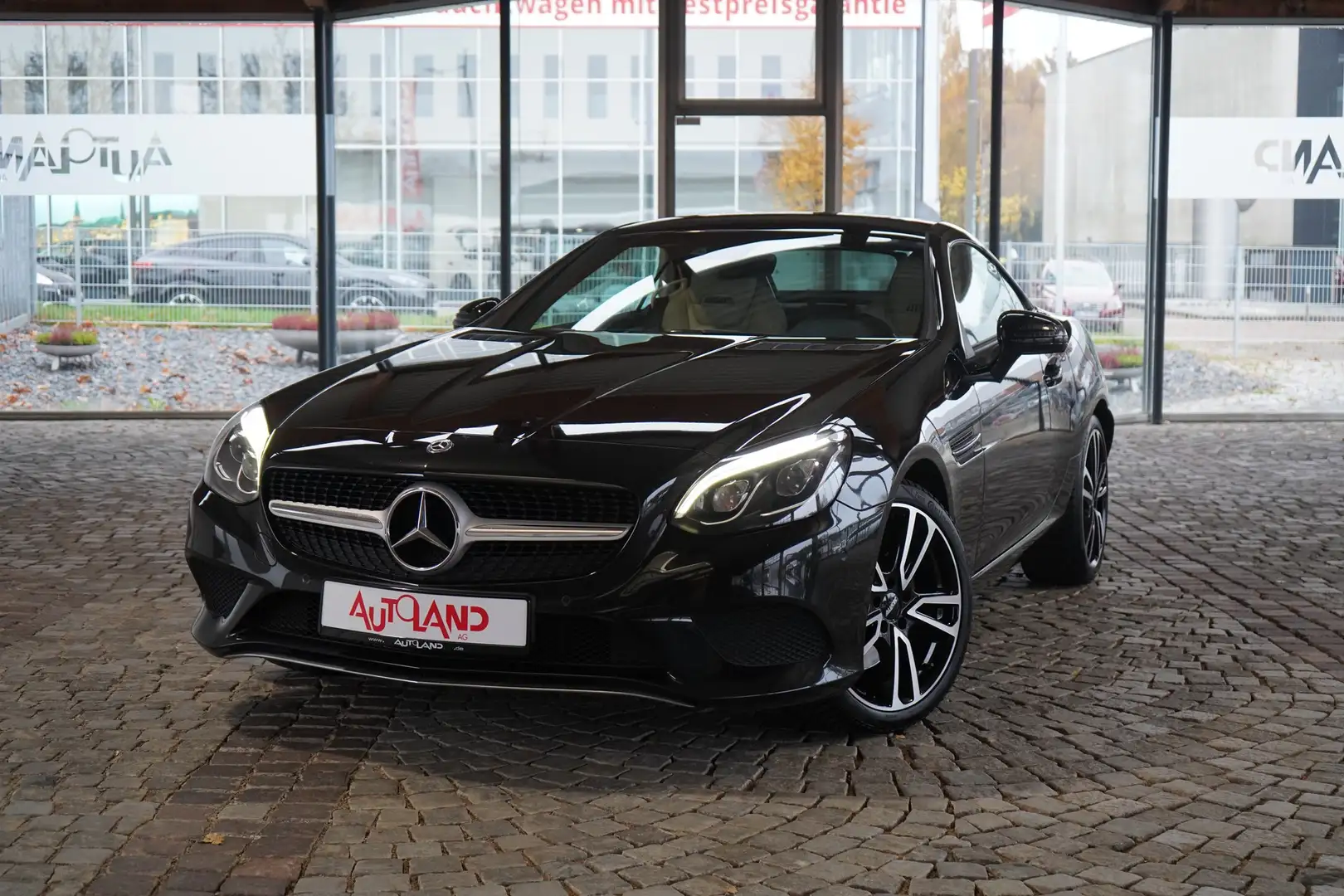 Mercedes-Benz SLC 200 LED Totwinkel DAB Tempomat PDC Klimaaut. Noir - 1