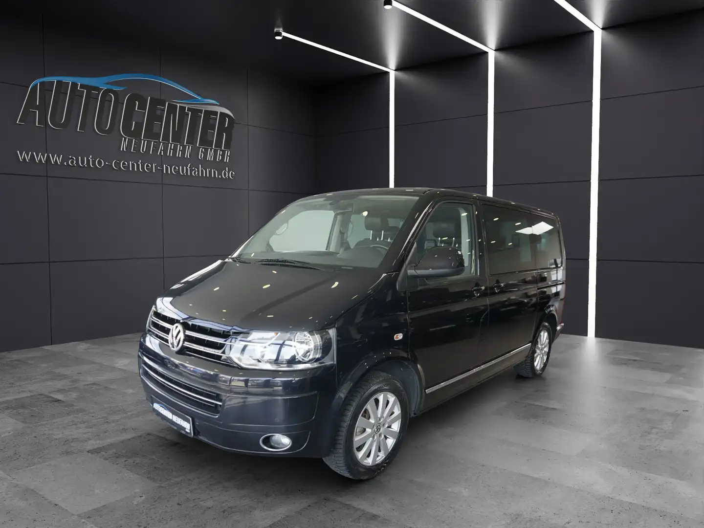 Volkswagen T5 Multivan Highline+NAVI+PDC+AHK+LEDER+TISCH Zwart - 1