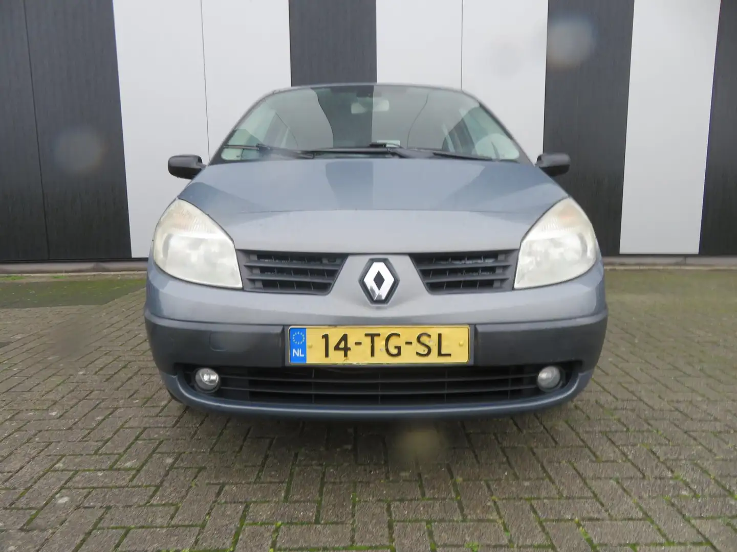 Renault Grand Scenic 2.0-16V Business Line 7p. Gris - 2