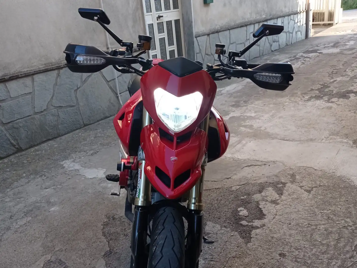 Ducati Hypermotard 1100 - 2