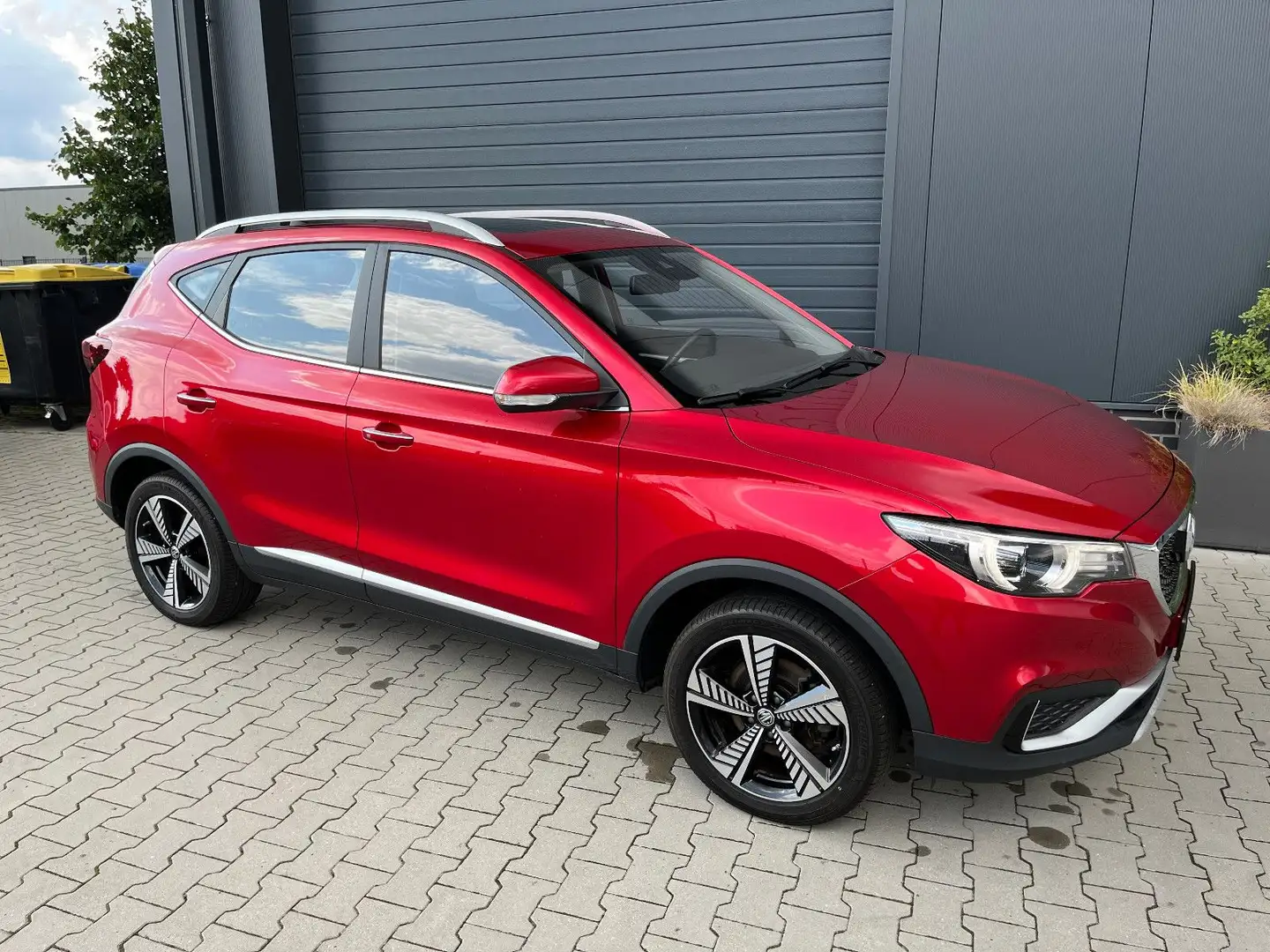 MG ZS EV Luxury Kırmızı - 1