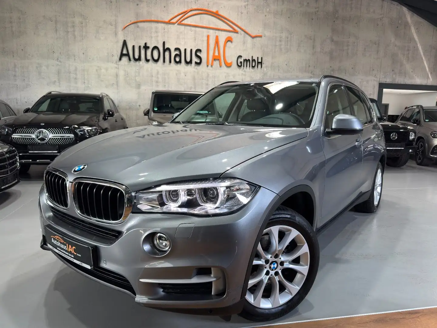 BMW X5 xDrive 25d/7 Sitze/PANO/StandHZ/Leder/2.HD Gris - 1
