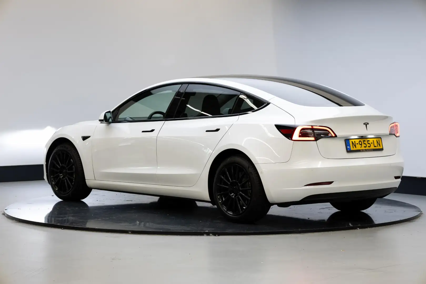 Tesla Model 3 Standard RWD Plus 60 kWh Alb - 2