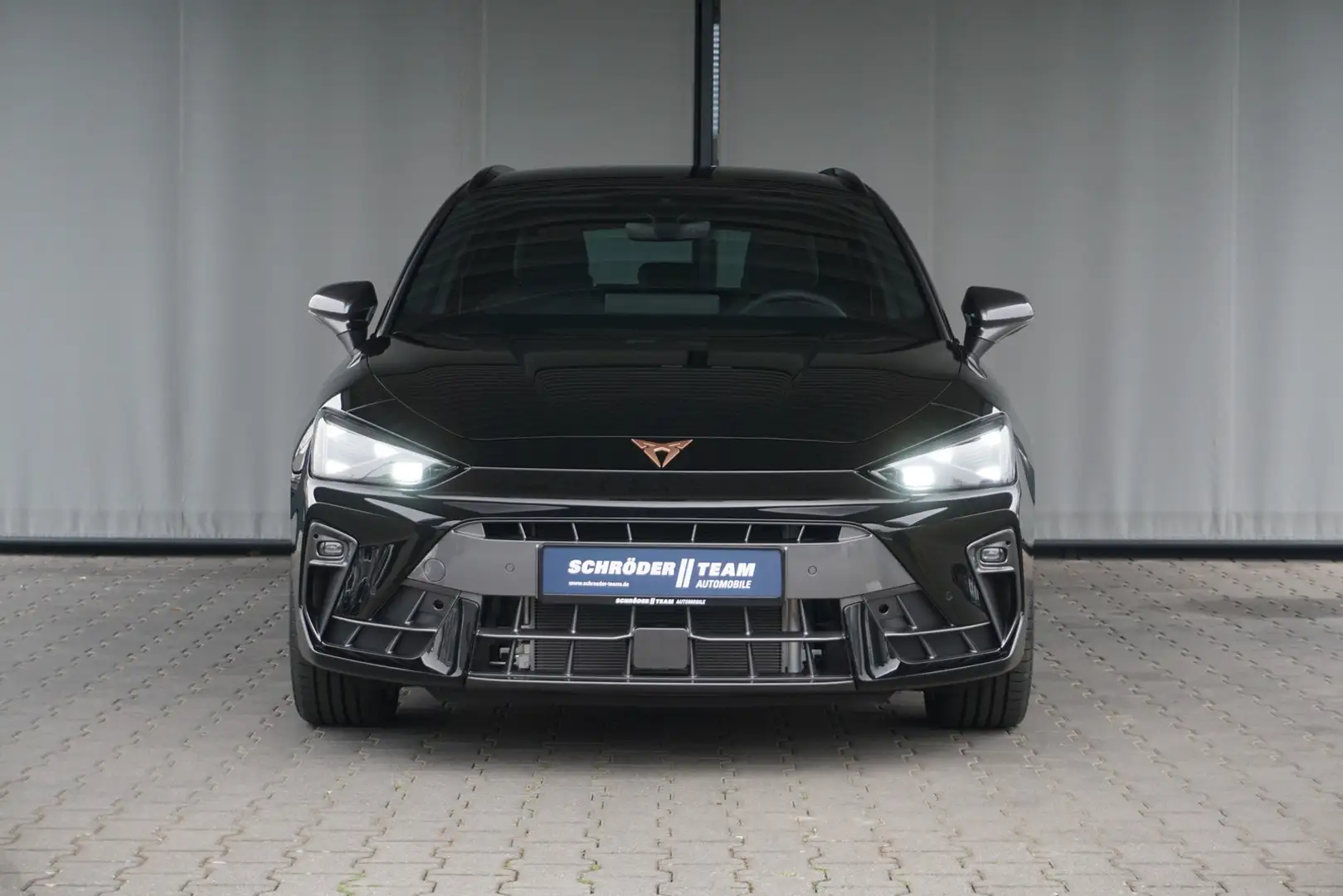CUPRA Leon Sportstourer 2.0 TDI DSG LED AHK Keyless Full Negru - 2