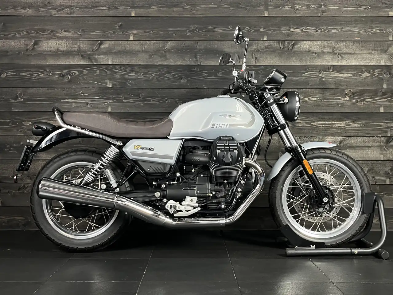 Moto Guzzi V 850