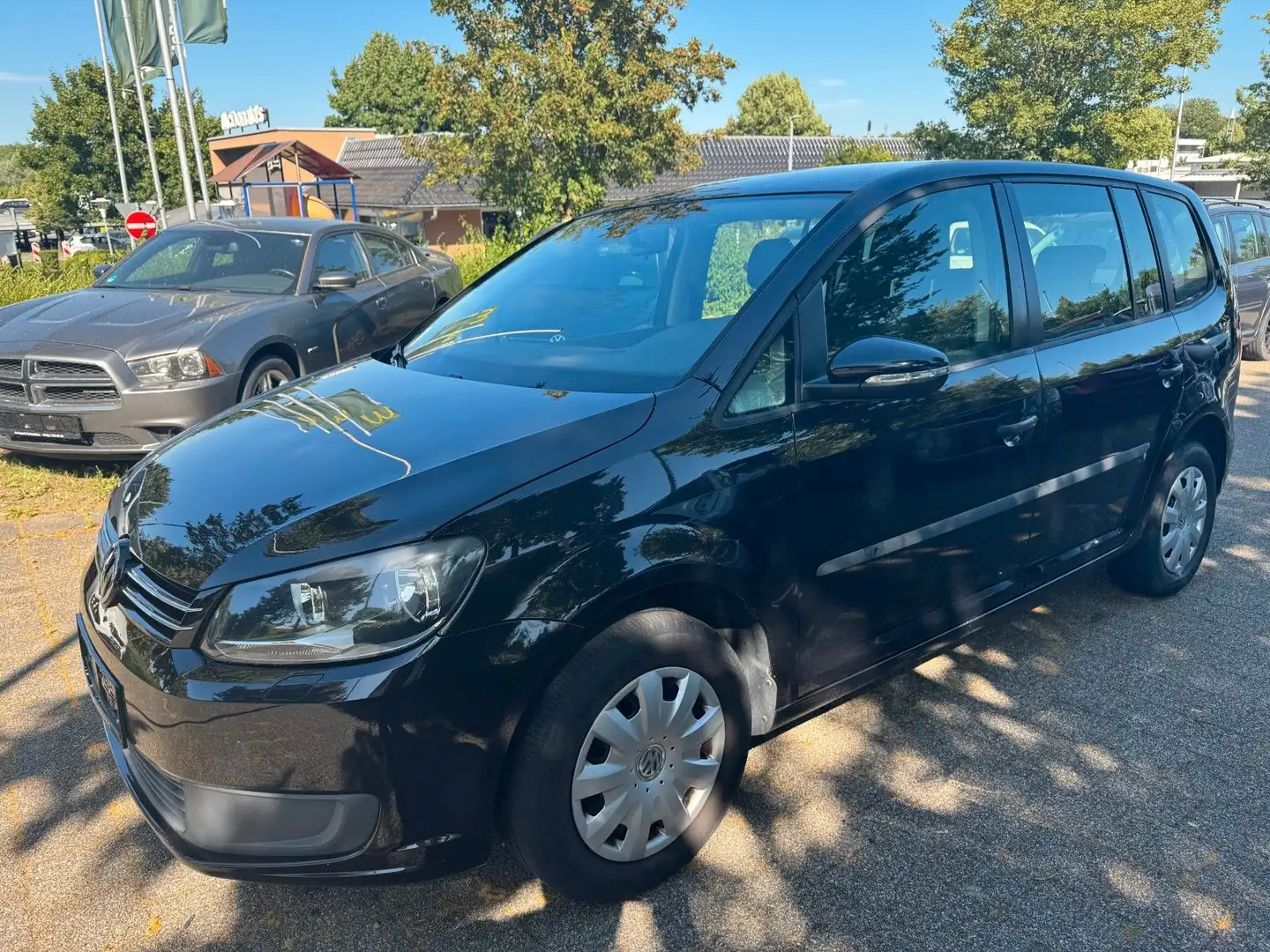 Volkswagen Touran Trendline *SHZ*SERVICE*TÜV 01/27* Schwarz - 2