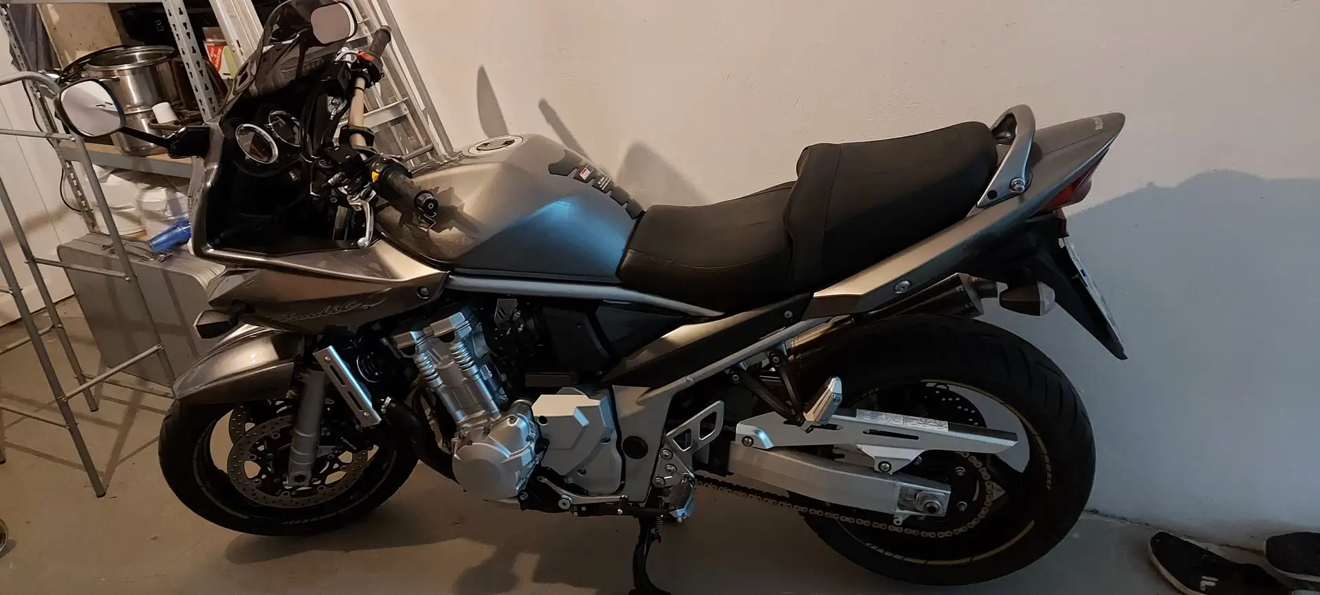 Suzuki Bandit 1250 Gris - 1