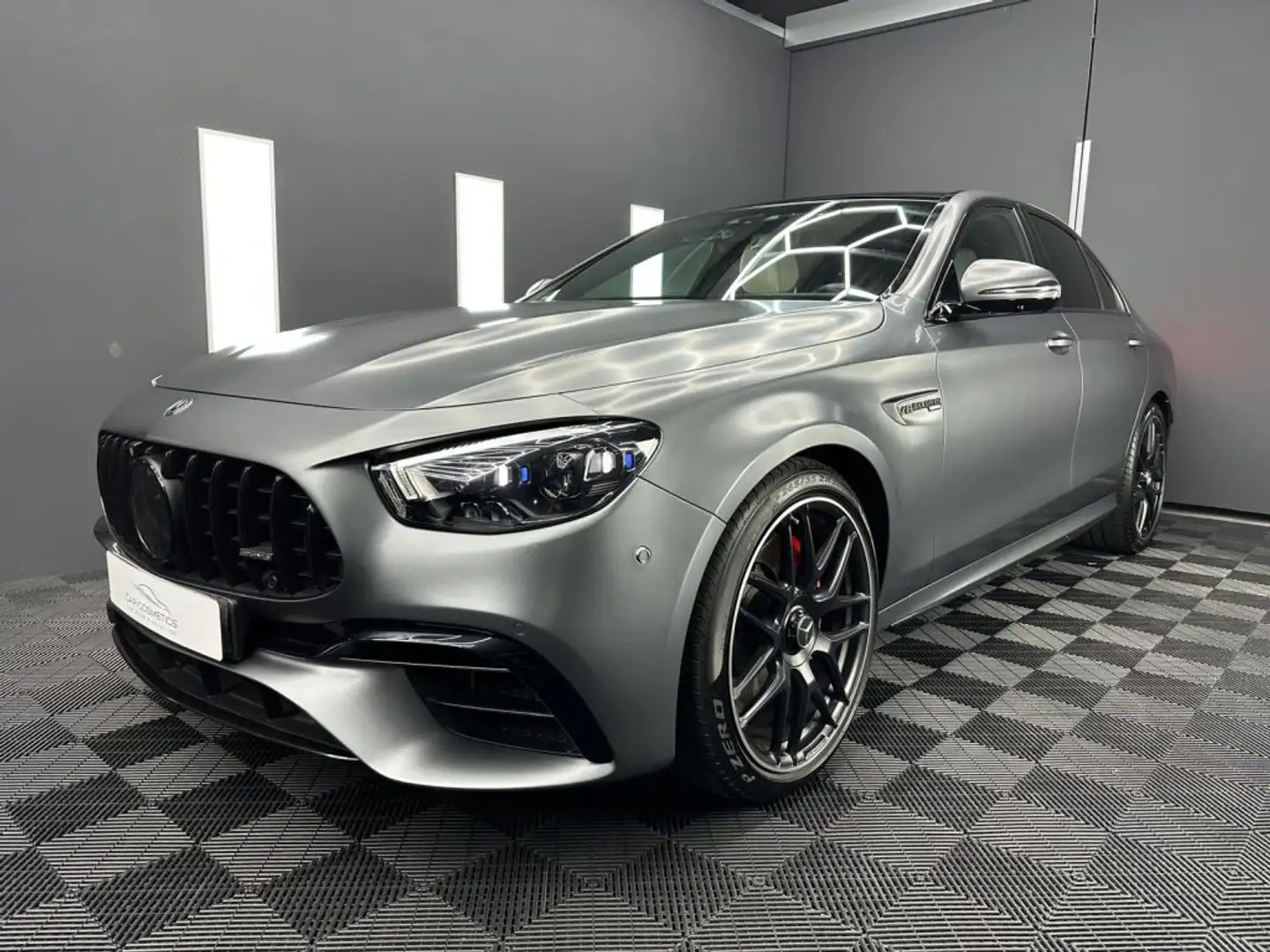 Mercedes-Benz E 63 AMG S 4Matic+ AMG Speedshift MCT-9G - 1