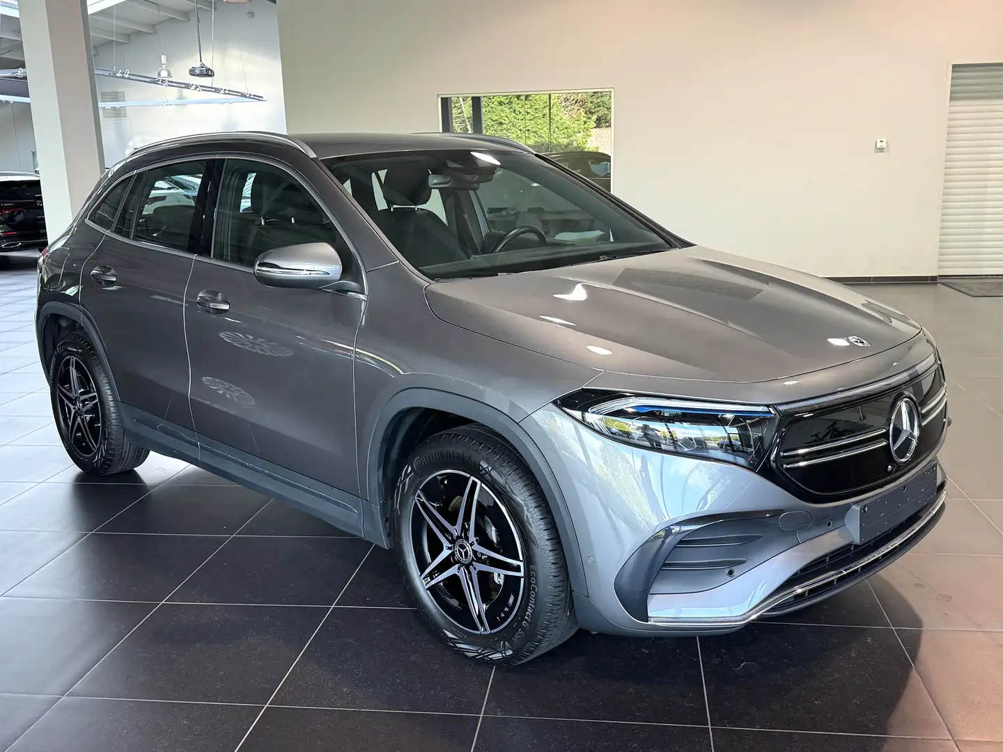 Mercedes-Benz EQA 250 AMG Amg, Mbux, Achteruitrij Camera, DAB Gris - 2