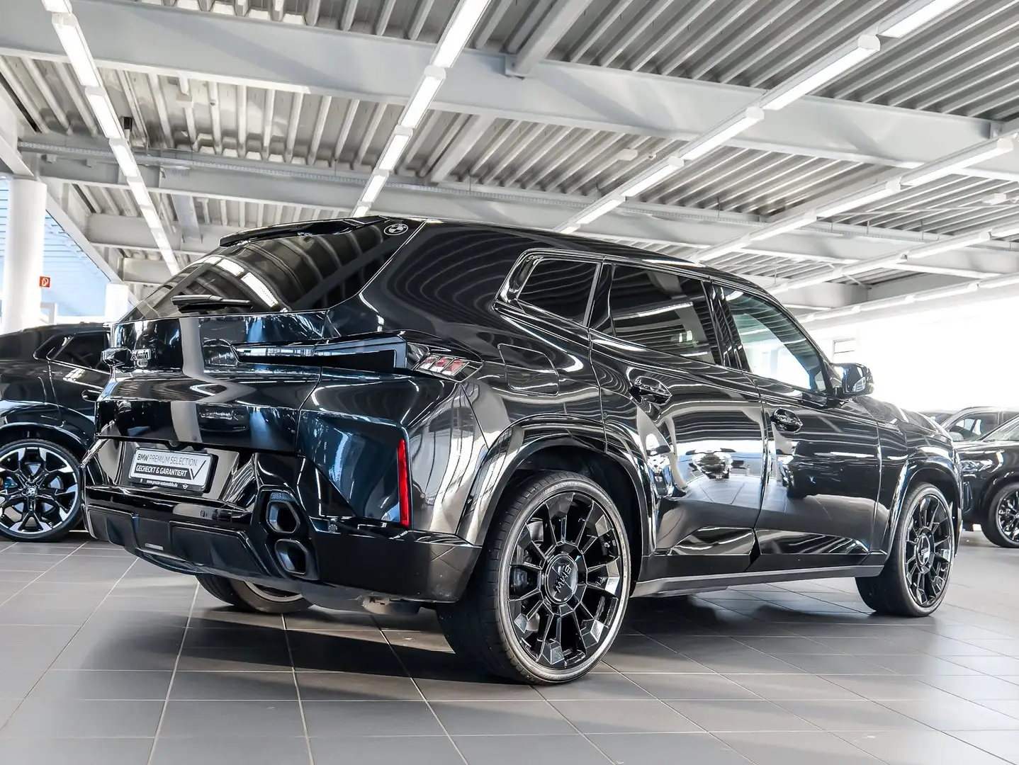 BMW XM 50e M Sport AHK 360°KAM RFK NAVI LED Laser Schwarz - 2