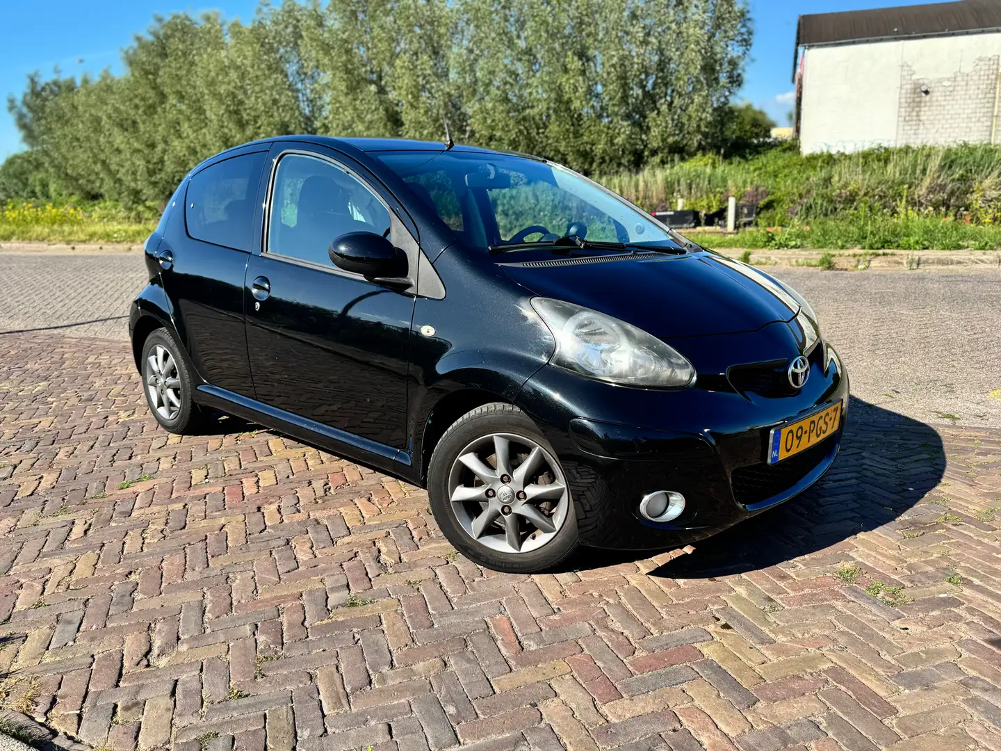 Toyota Aygo Aygo 1.0-12V Dyn. Nav. Zwart - 1