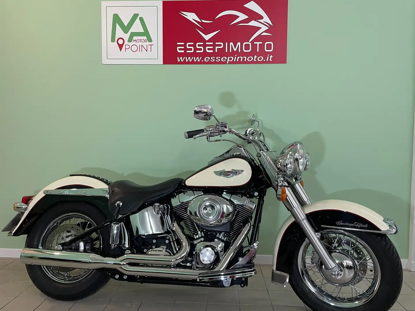 Harley-Davidson Heritage Softail 1584 Heritage Classic (2008 - 10) - FLSTC Beige - 1