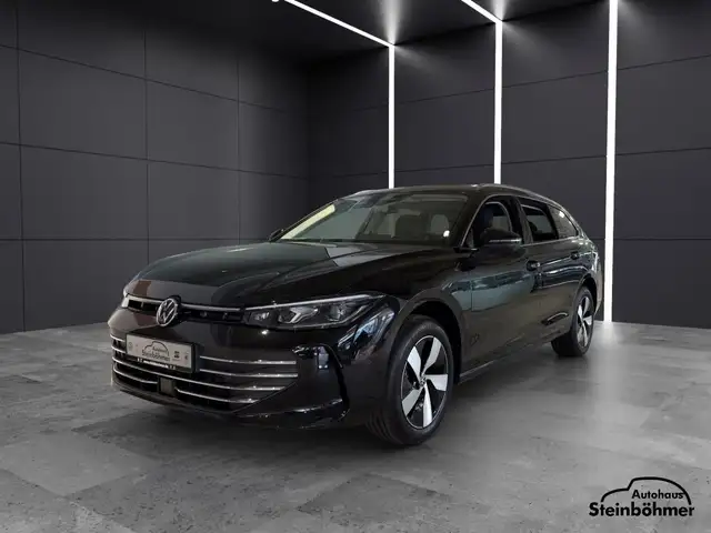 Volkswagen Passat view 2