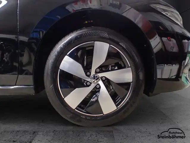 Volkswagen Passat view 13
