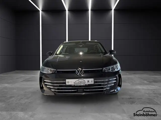 Volkswagen Passat view 11