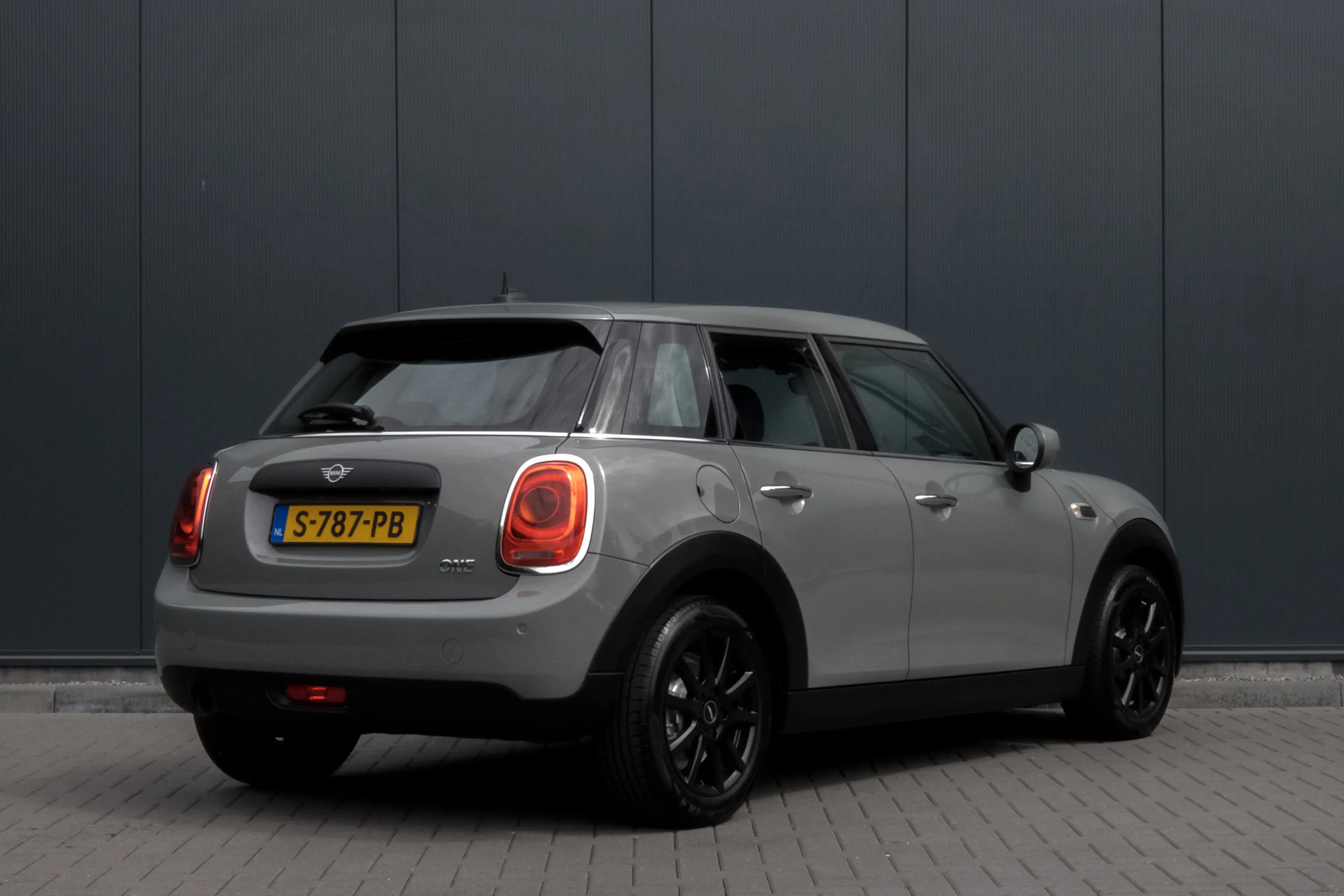 MINI One 5-Deurs 1.5 | Parkeersensoren | Airco | Bluetooth — photo 2