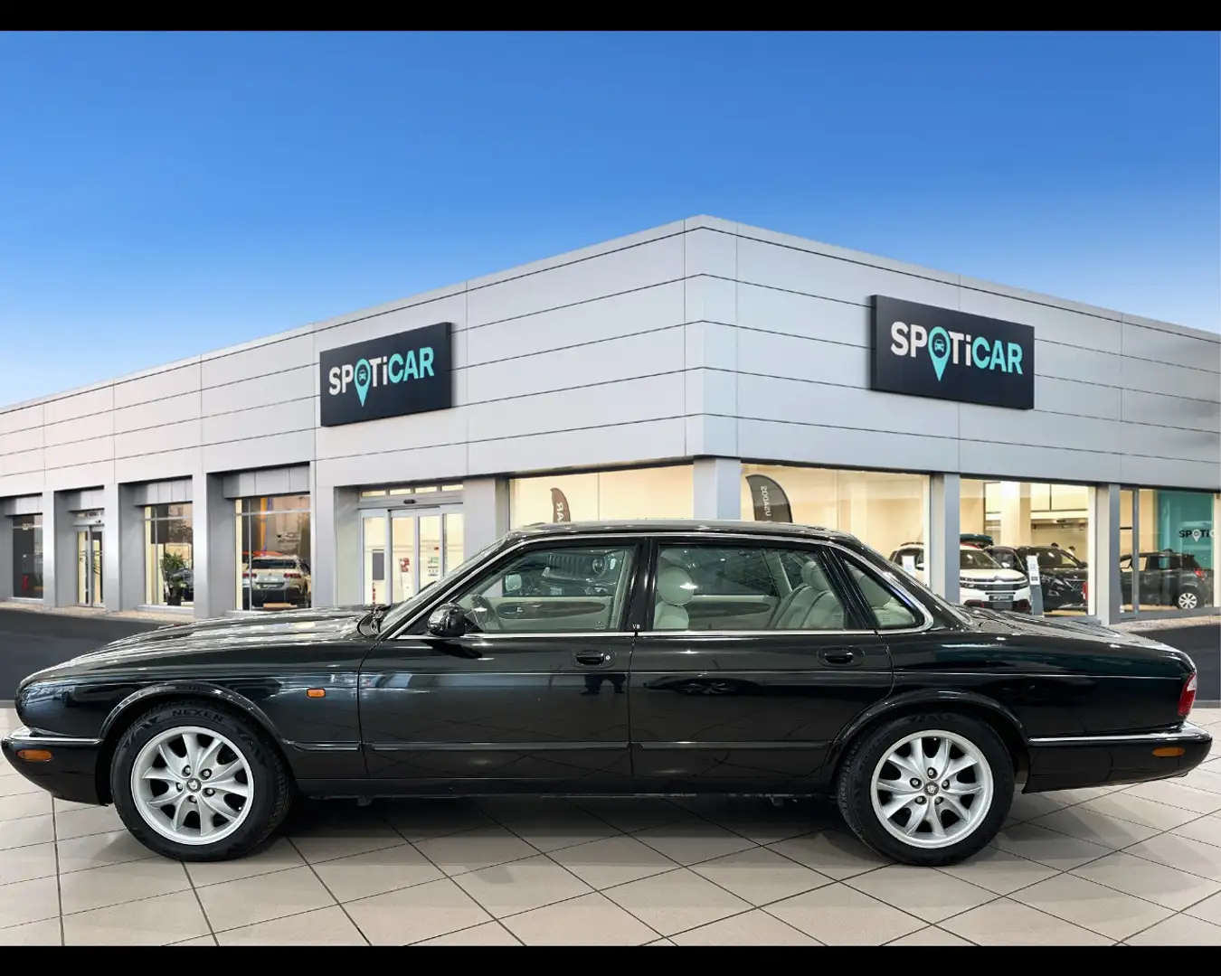 Jaguar XJ Berlina 3.2  Executive Black - 2