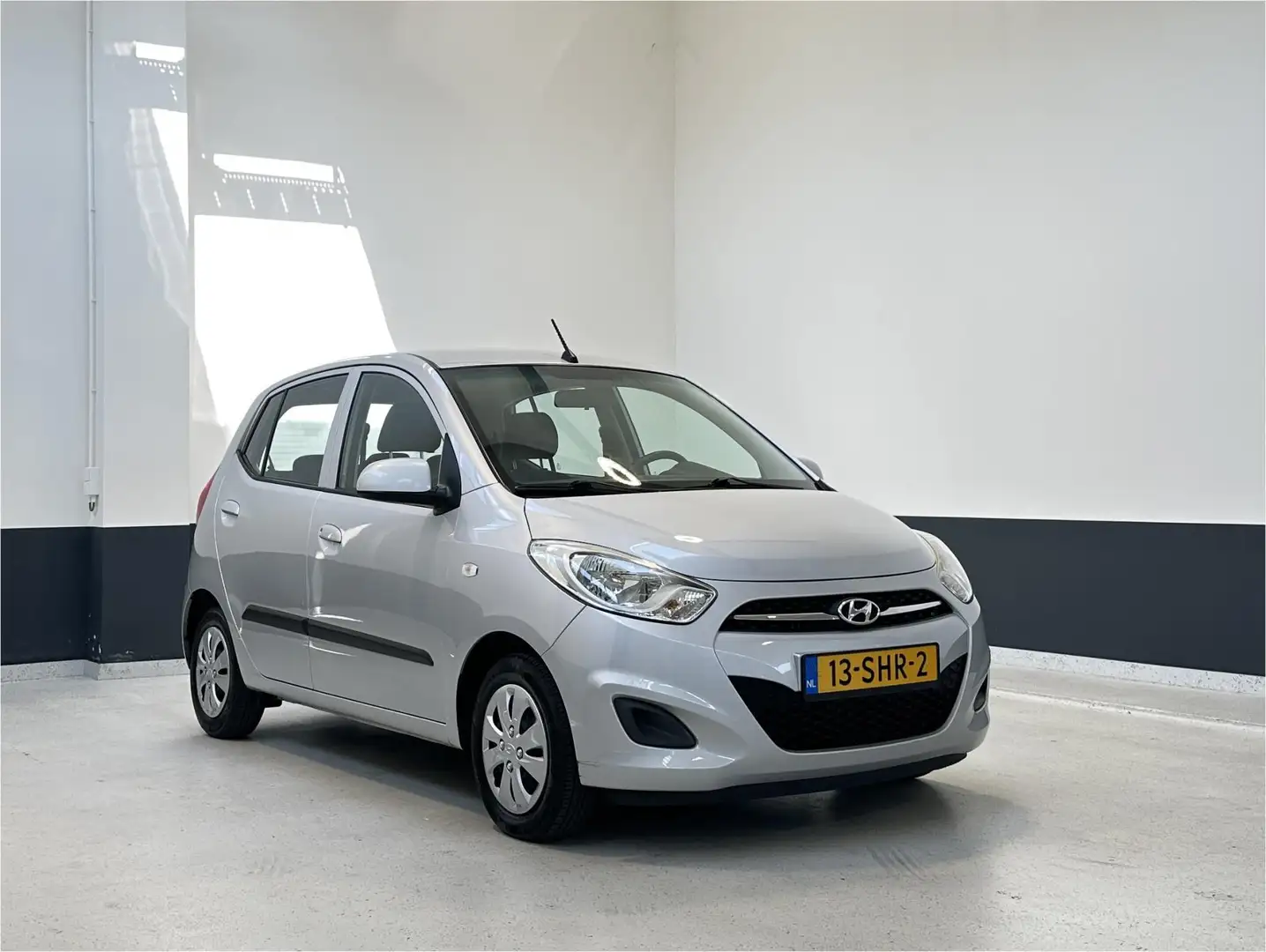 Hyundai i10 1.2 i-Drive Cool | NL | Airco | Trekhaak | Grijs - 1