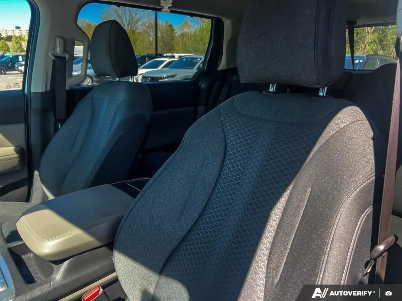 Kia Carnival снимка Kia Carnival